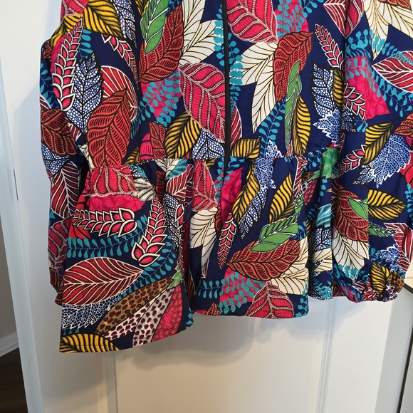 Leaf-Print Tie-Neck Blouse in Multicolor - Picture 6 of 9